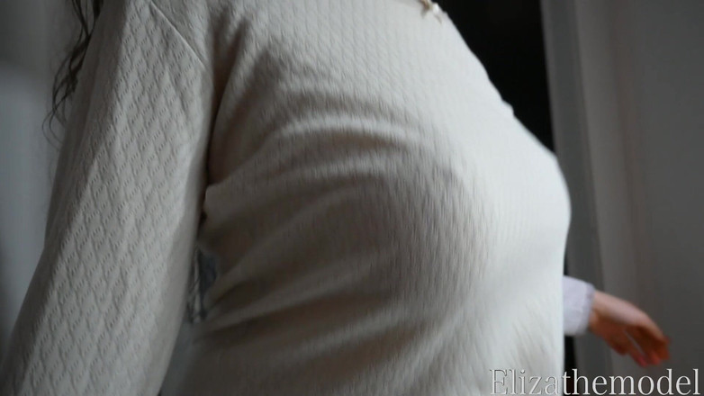 ElizaTheModel: Țâțe săltărețe pornite /oprite