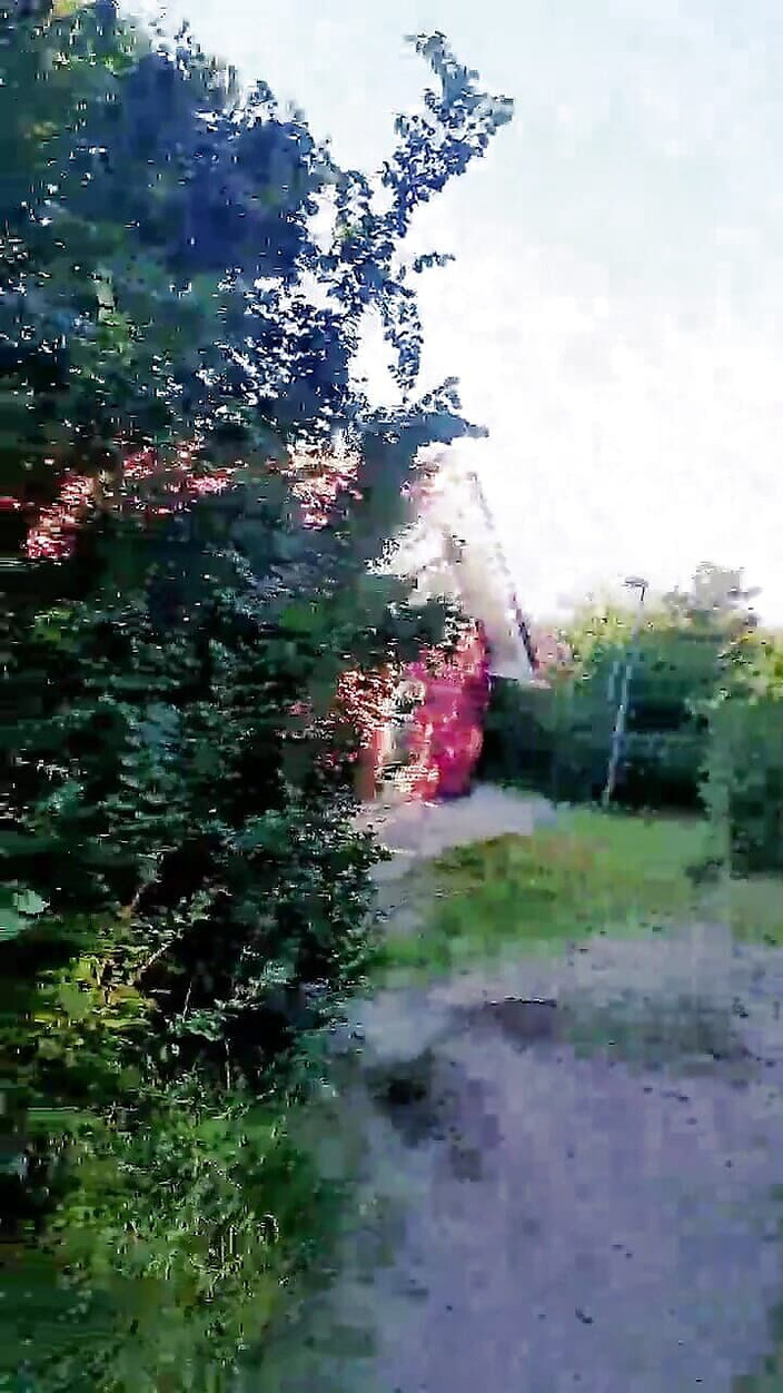 Slutboyben: Slutboyben Cam4 Sexy cestovní kočka Xxxx Vystavena v hotpants na...