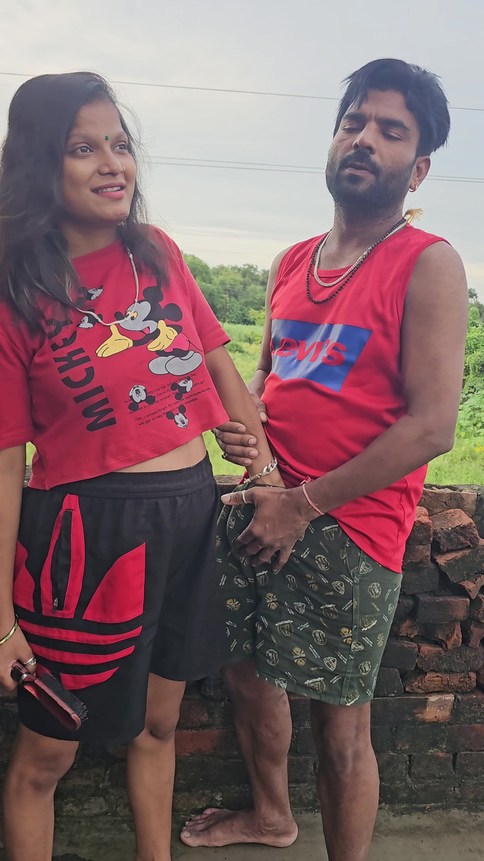 Aalox: Мила зведена сестра з індійського села деші