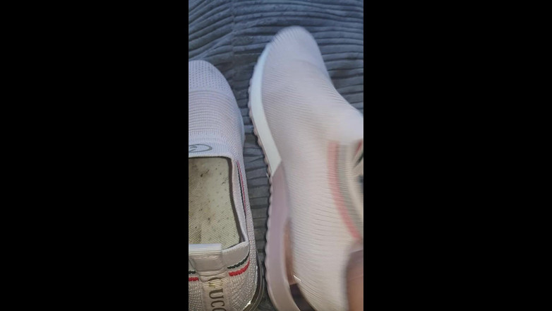 Simp to my ebony feet: přijít se podívat do mých špinavých 3 dny opotřebovaných trenérů