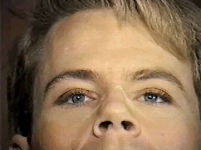 Tribal Male Retro 1970s Gay Films: Hitam di bahagian merah 1