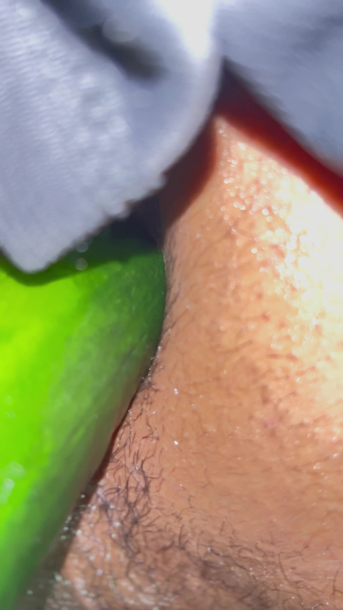 When wife not home: Gurke solo