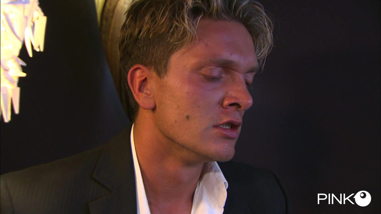 Pinko Club: 一个无限的荡妇，名叫罗塞拉·康蒂