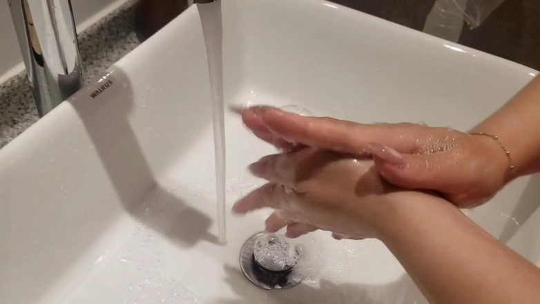 Awstory: Tukang urut Asia bertetek besar menanggalkan rambut, mengurut dan memberikan...