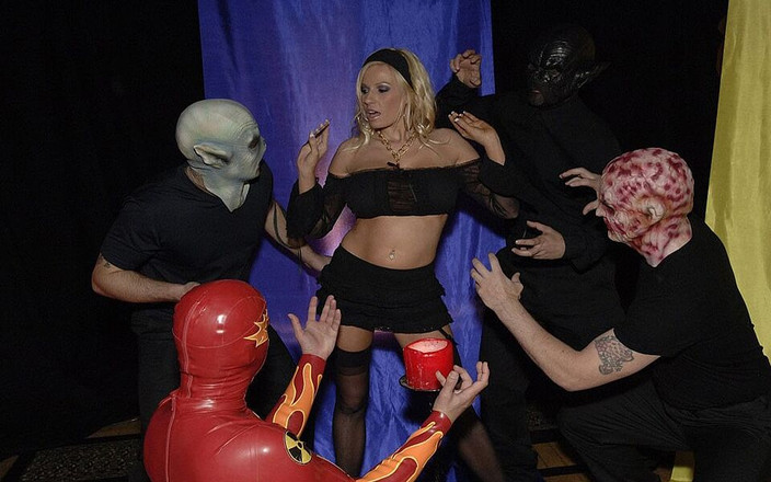 Hot group sex: Gruppfest med Carmella Bing och Carly Parker två MILFS med...