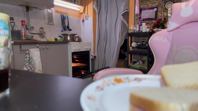 Cuteblonde666: Custom Girlfriend Experience Coffee and Sandwich