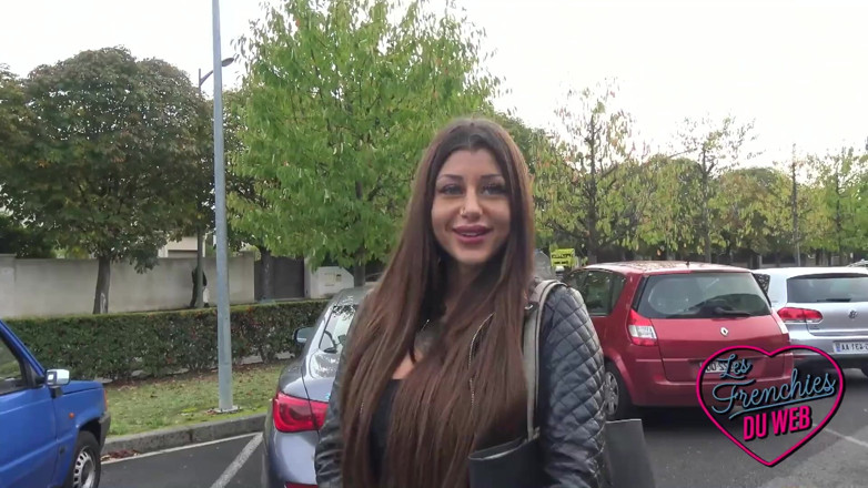 The Frenchies of the web: Amanda, a Kinky Libertine, Likes to Get Fucked