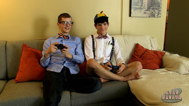 Bare Twinks: Kluci milující mrdku bez sedla!