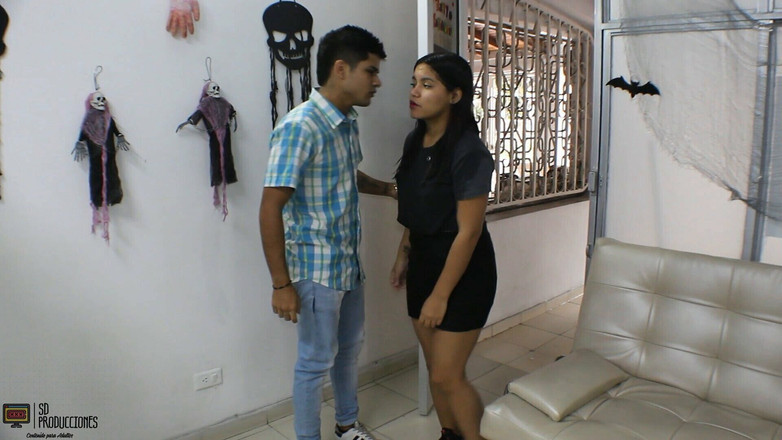 tommyy: Bruna con culo grosso cazzo a casa da sola - porno...