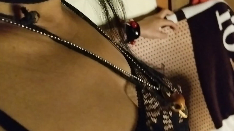 Anar Kali: Deshi bhabhi 和她的继父享受毛茸茸的成熟阴户