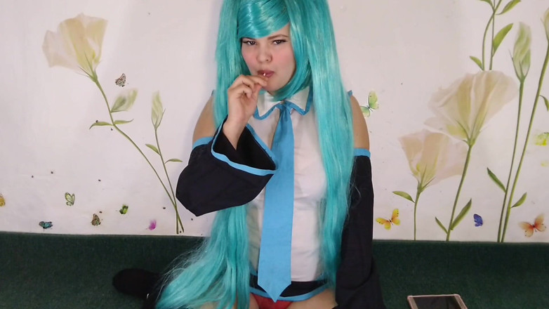 LizAngel: Miku is sucking on the candy and drooling