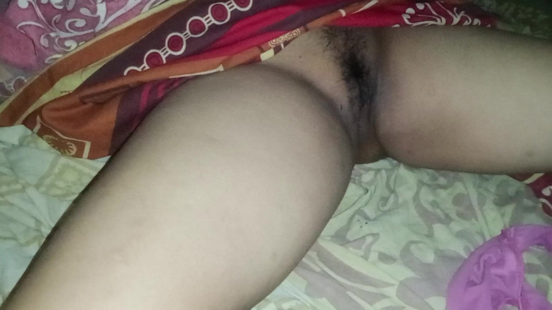 Citra: Я шалалась в комнате моей мачехи, глядя на ее лобковую дырку