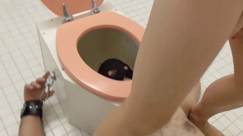 Femdom Austria: Ludzka niewolnica kochanki Amrita