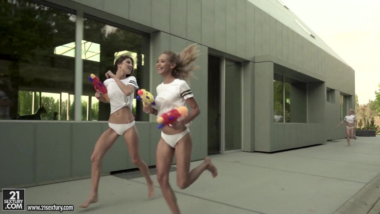 21 Sextury: Veronica Leal, Gina Gerson &amp; Nesty - Wet T-Shirts