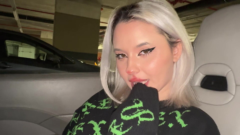 Nka Legran: Târfa de pe stradă a renunțat gratis