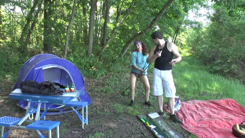 Hot Euro Girls: Hot dp action in the woods