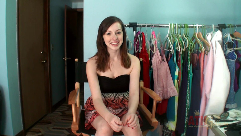 ATKIngdom: Ally Evans bercakap dengan seorang penemuduga sebelum dia berbogel di...