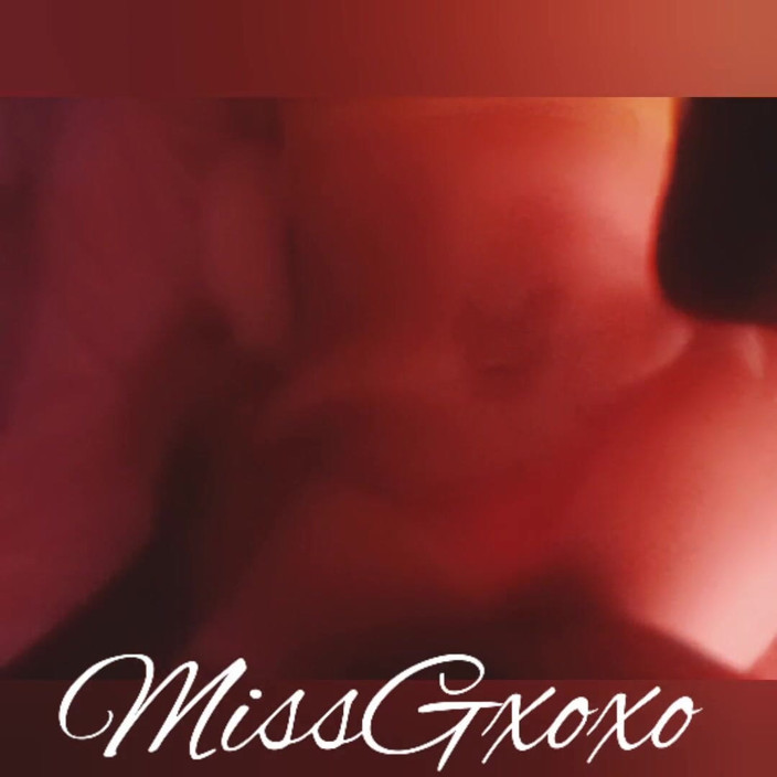 MissGxoxo: Tiny pussy hungry for cum
