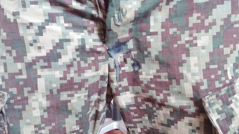 Hornyboy2058: Ateşli heteroseksüel adam oyun sandalyesinde askeri pantolonla kendime dokunuyorum ve...