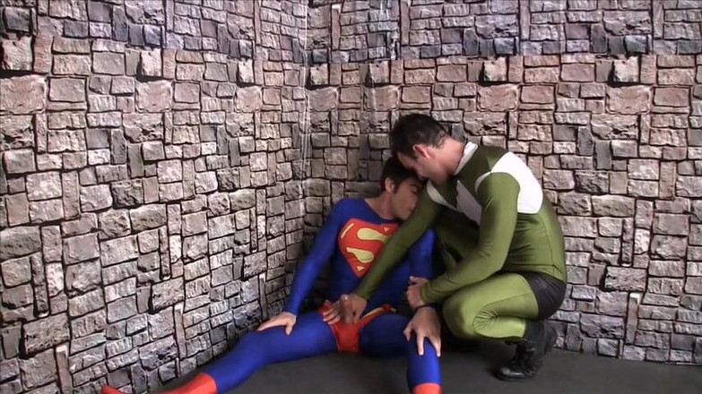 ManUpFilms: Superman Submits