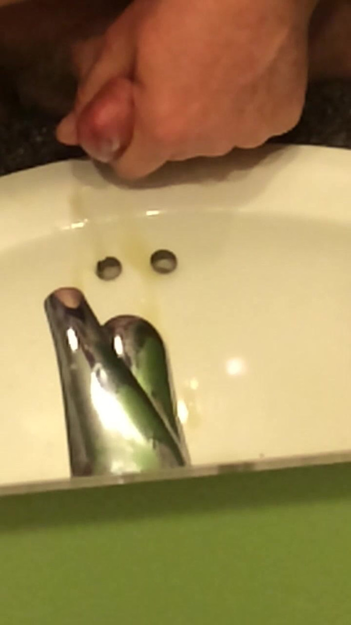 Music69lover: Handjob solo