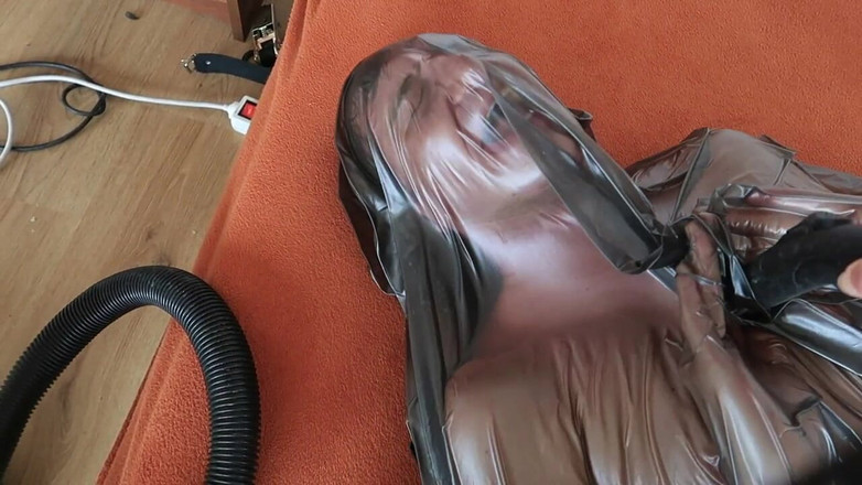 Vlakik SM: Nafas di kantong plastik vakum