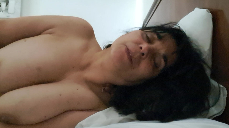 Mommy big hairy pussy: MILF được vuốt ve và một cú đánh hậu môn mạnh nhưng...