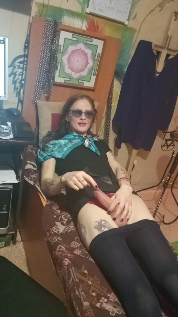 Rainbowdracat: Sweet shemale jerking