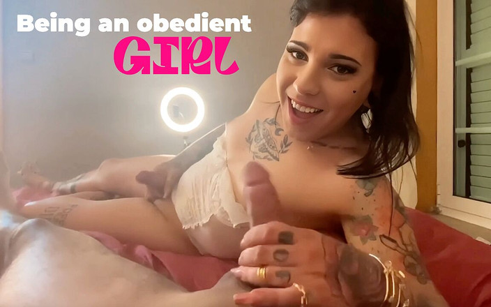 EmmaInkTrans: 내 엉덩이를 따먹는 내 똑바른 결혼한 이웃, 그는 트랜스 소녀에게 중독되었다