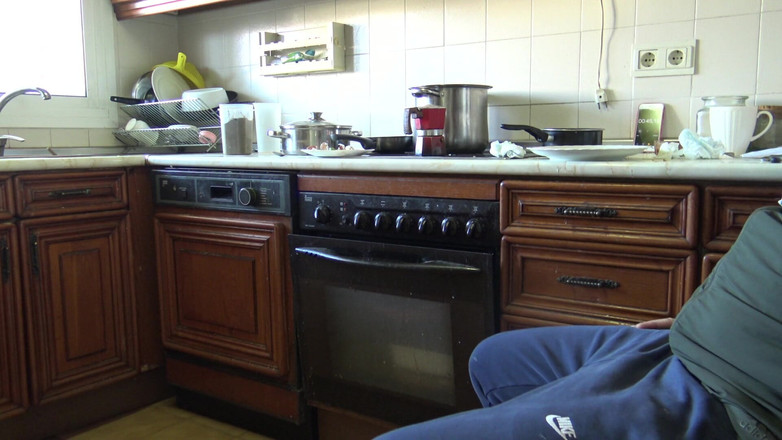 Stepmom Susan: सीएफएनएम - कामुक चोदने लायक मम्मी हस्तमैथुन करने के बाद उसका वीर्य निगलती है