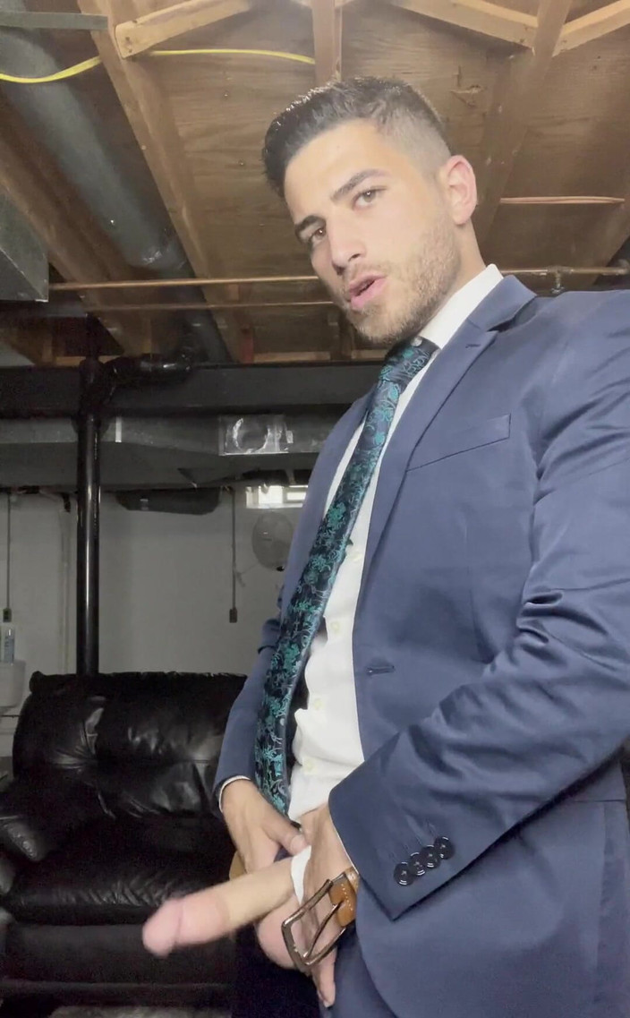 Christian Styles: Chăm sóc kinh doanh Lol