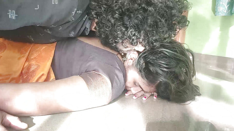 Vaigavarun45: ヴァイシュネイビーとシャルンラージロングリップロックパート6、横になってホットリップロックロマンス、マルカップルホットキスロマンス、リップロック