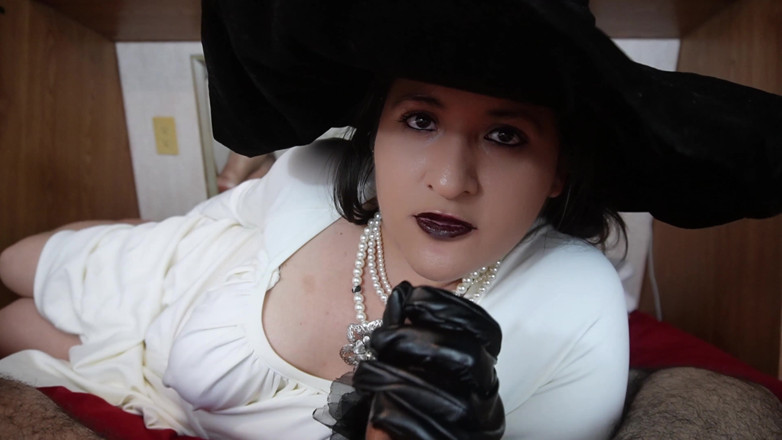 VickyVixen: Lady D Catches a Lowly Peasant