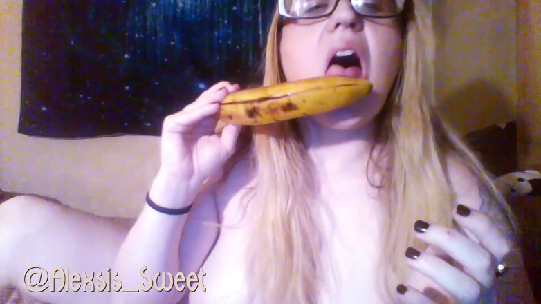 Porno angels: I love your banana starring Alexsis Sweet