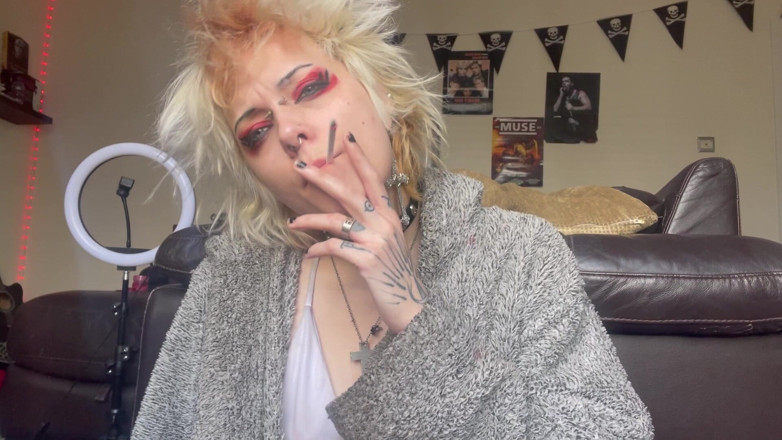 Glitterqueen1999: Smoking a Cigarette Compilation New Vids