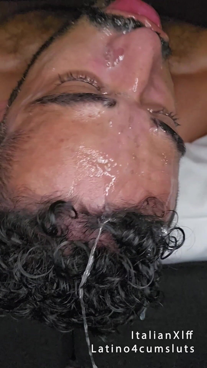 Latino4cumsluts: Con cu béo 22cm tôn thờ con cu quái vật &amp; đụ cổ...