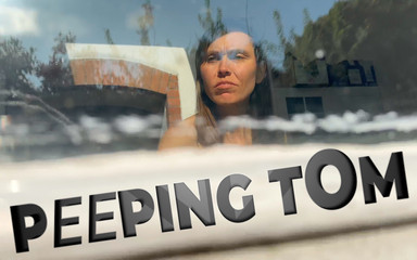 Wamgirlx: 정원 길에서 잡힌 다리를 따먹는 톰