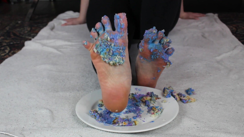 Emma Lilly: Esmagando cupcakes com meus dedos