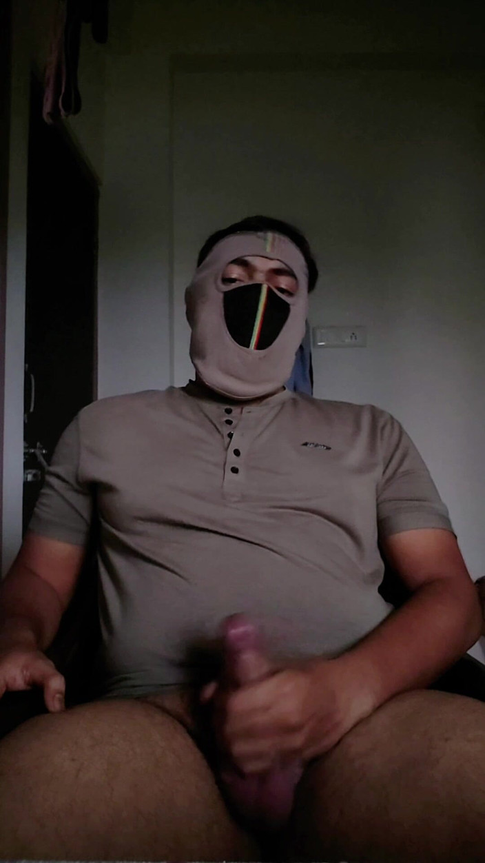 Joystoy: Cowok hot india lagi asik mainin kontol besarnya