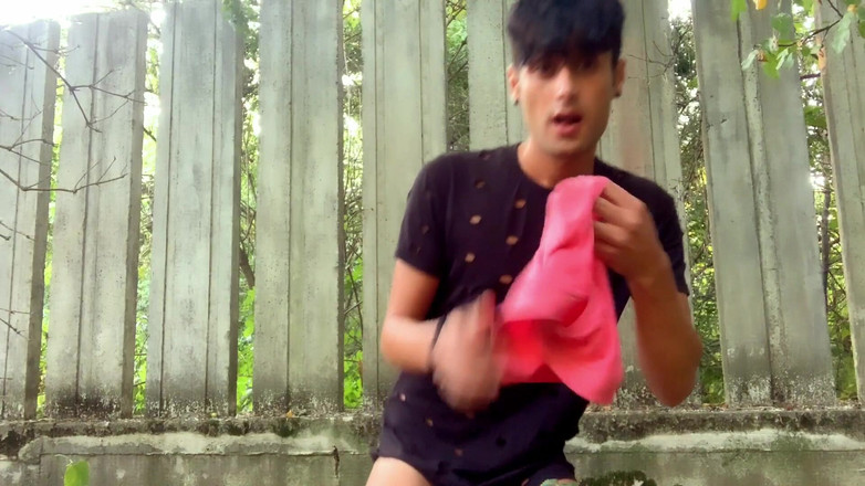 Idmir Sugary: घर के बाहर इस्तेमाल बदबूदार अंडरवियर के साथ लंड हिलाना