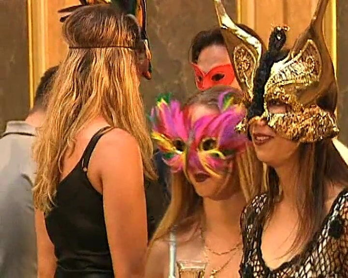 Top Line video: Wet dreams-sogni bagnati Sc 3 一个热辣的素人