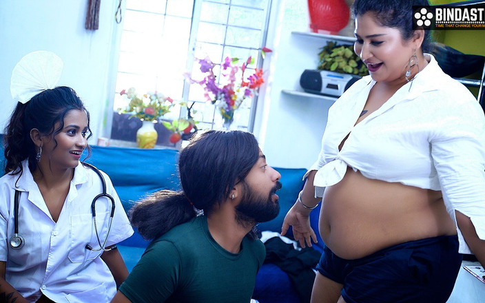 Cine Flix Media: Супер горячая сексуальная женщина-доктор Starudipa и медсестра с большими сиськами делят пациента с большим членом