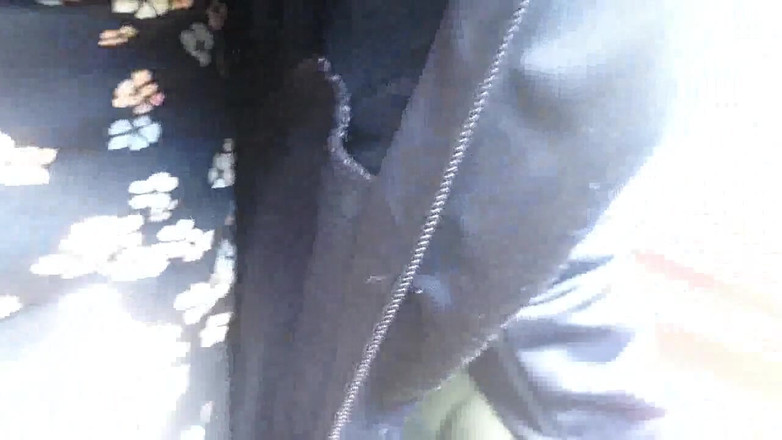 savannahamatoriale: Arabamın koltuğuna işiyor!-pip sul sedile