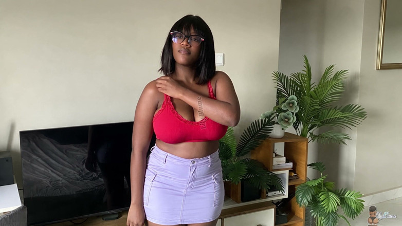 Afrocummy: Velký zadek Ebony Lily Blume je nápad omluvy Je narozeninový...