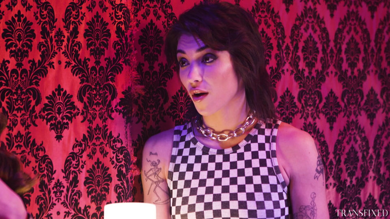 Transfixed ADULTTIME: Transfixed - бос транс-кабаре Бруклін Грей не може встояти перед траханням нового співака Аріеля Демуре
