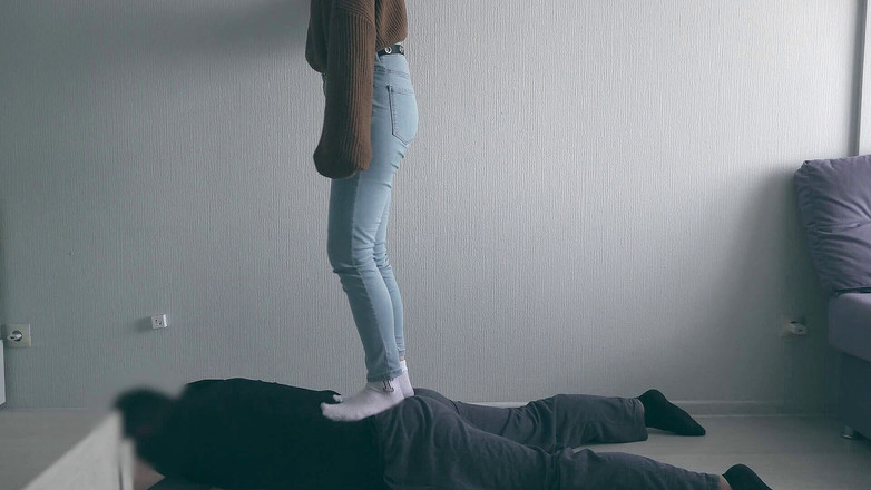 Amateur_fetish: Calpestando