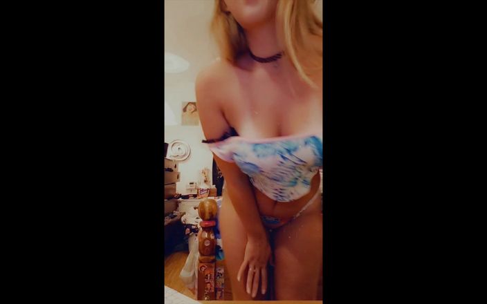 Alli Anderson: 댄스와 립싱크 롤