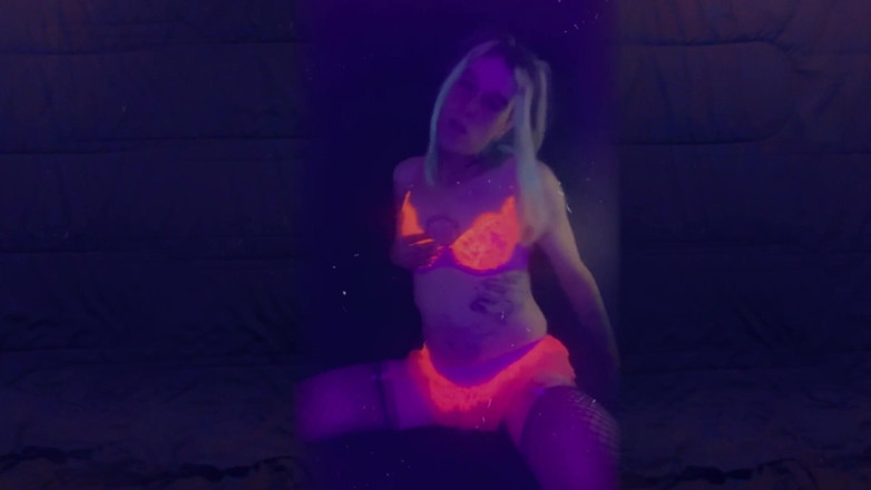 CarmenMelatonin: Horny Party Girl Ready To Be Railed