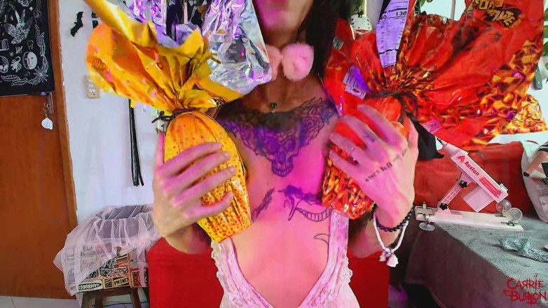 Cosplay burton studio: The Easter Bunny Wants His Eggs