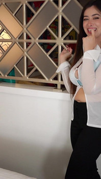 Chloe Surreal - Big Natural Masturbation